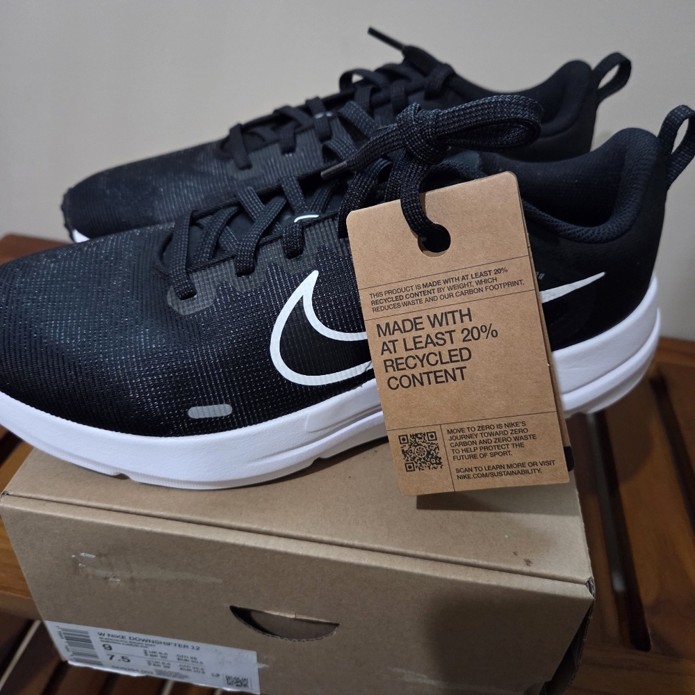 Nike Women's Downshifter 12 Black and White Athletic Shoes Size 9 New